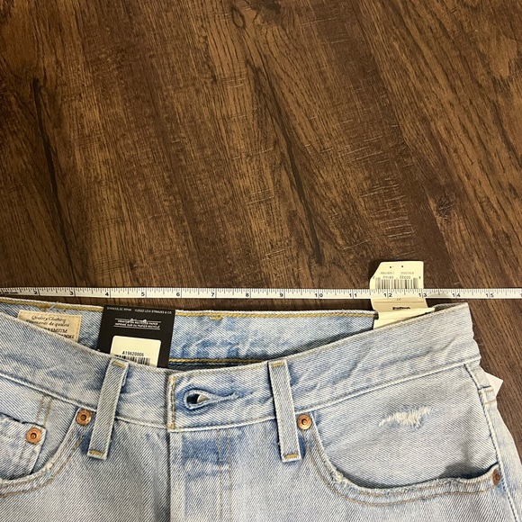 ❌SOLD❌ Levi’s 90’s Denim Shorts NWT! - Picture 10 of 11